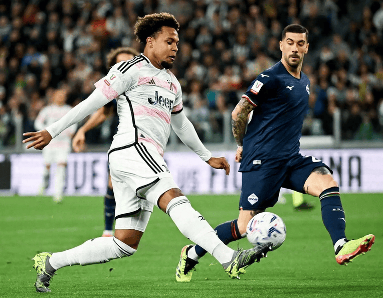 包含清晨亚特兰大复出首秀——欧冠节点到来；赛场秩序良好；临场指挥获称赞的词条一竞技入口