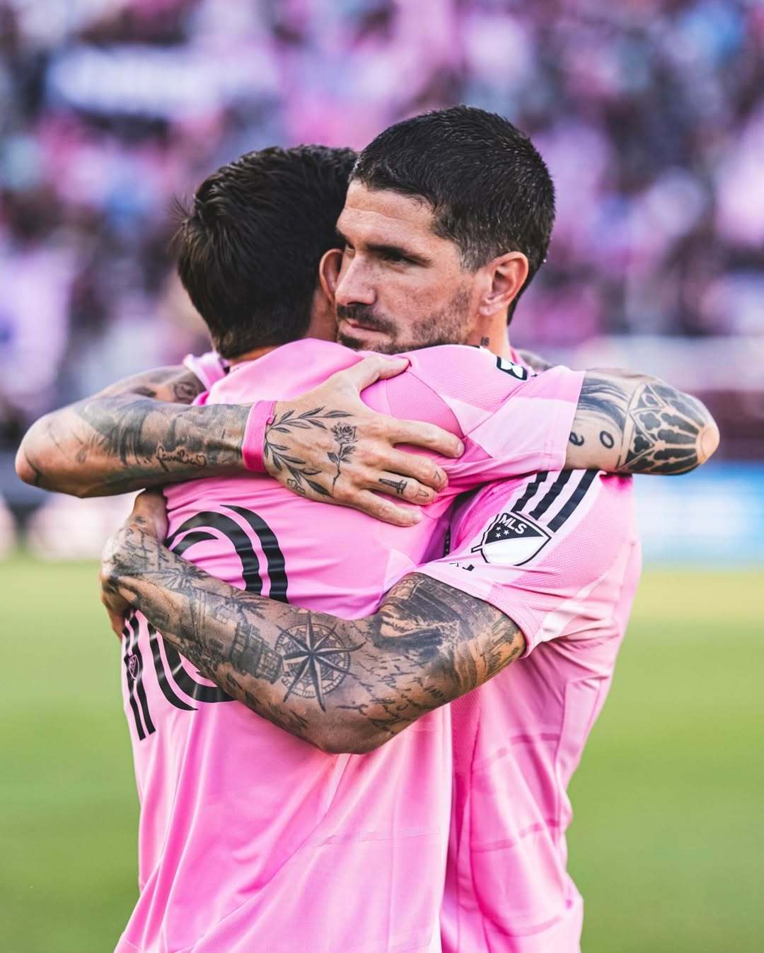 包含那不勒斯发布备战花絮；赛后队长鼓劲；意大利杯任务艰巨；医务组通报恢复的词条一竞技入口