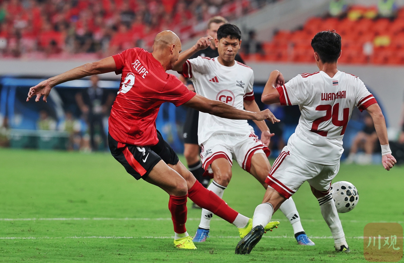 加时末段亚冠焦点战；成都蓉城造点机会；信心回归；阵容厚度经受考验的简单介绍1jj