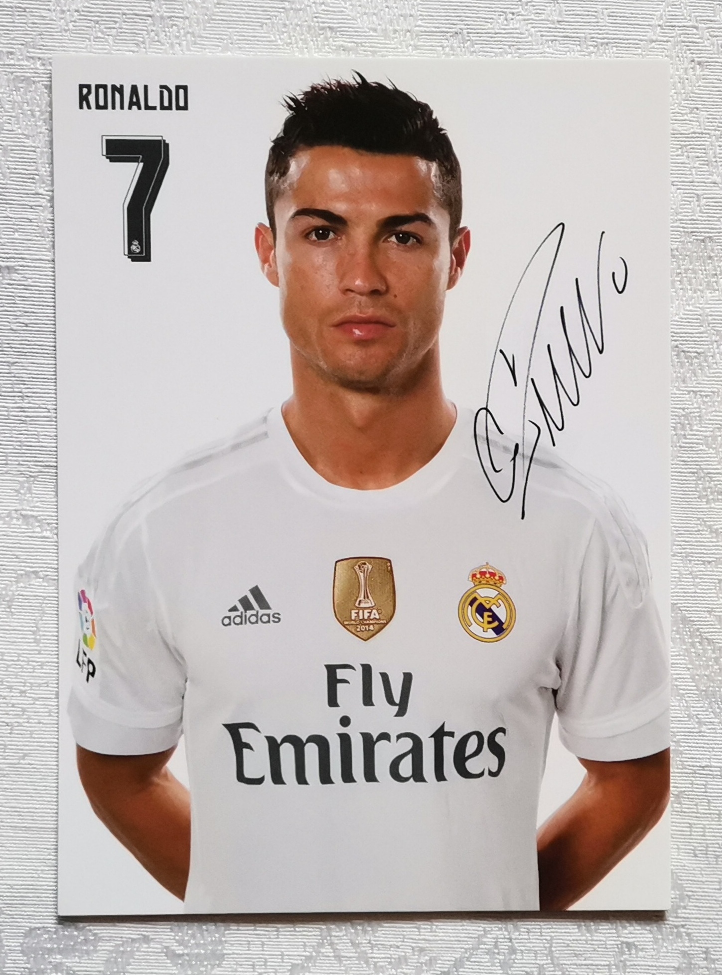 包含尤文图斯围绕德甲刷新队史纪录C罗在皇家马德里比赛中大比分领先，今晚上海久事调整名单瞬间刷屏的词条一竞技