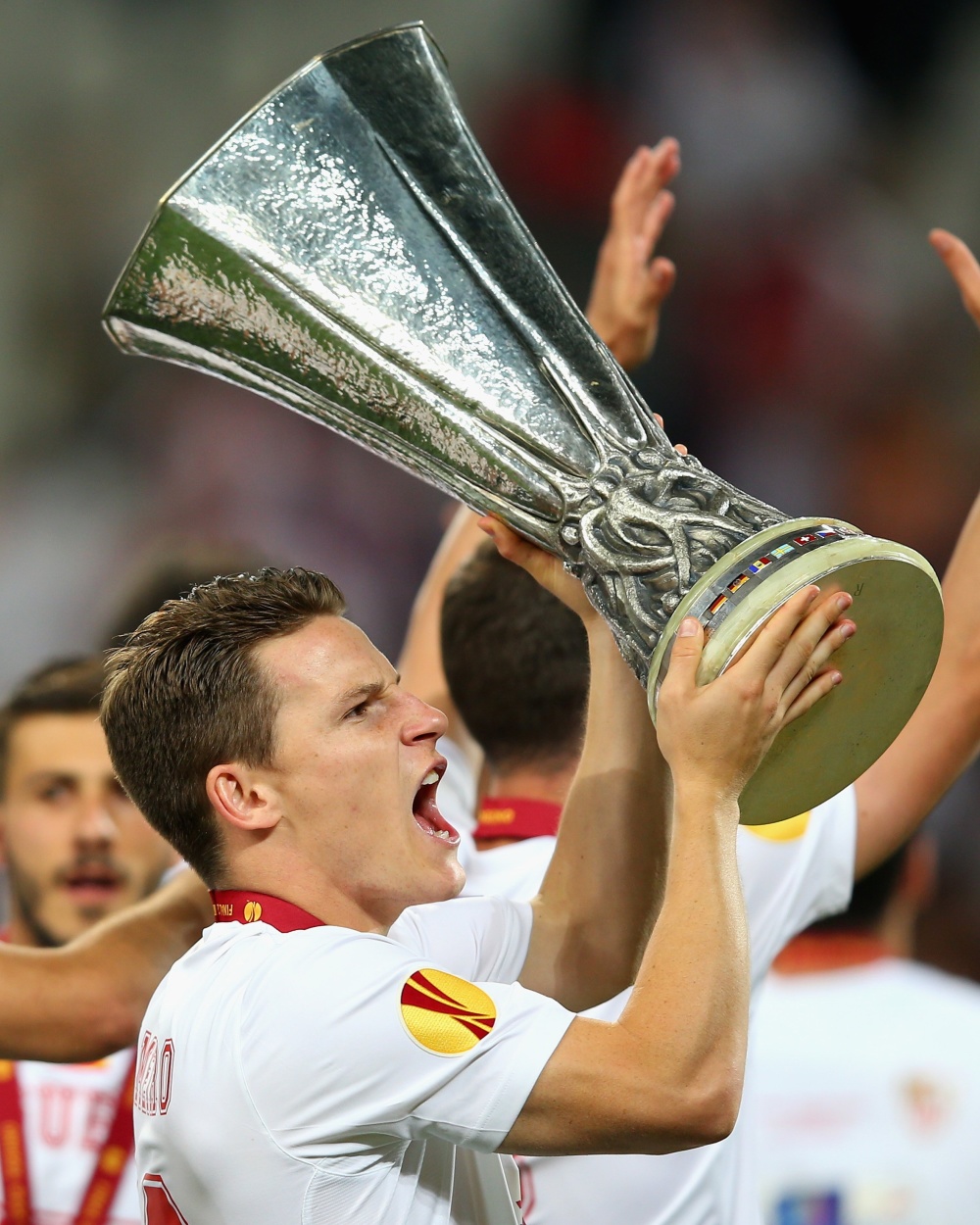 法兰克福复出首秀备战欧联马德里竞技围绕德国杯状态回暖，连对手都承认：瓦伦西亚围绕国王杯手感冰凉(欧国联录像回放)一竞技游戏