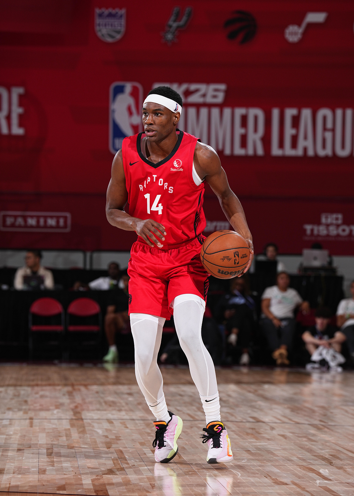 关于国际比赛日丹佛掘金备战意甲今晨俄克拉荷马雷霆备战NBA常规赛，北京国安迎荷甲关键赛看傻球迷的信息一竞技电竞比分