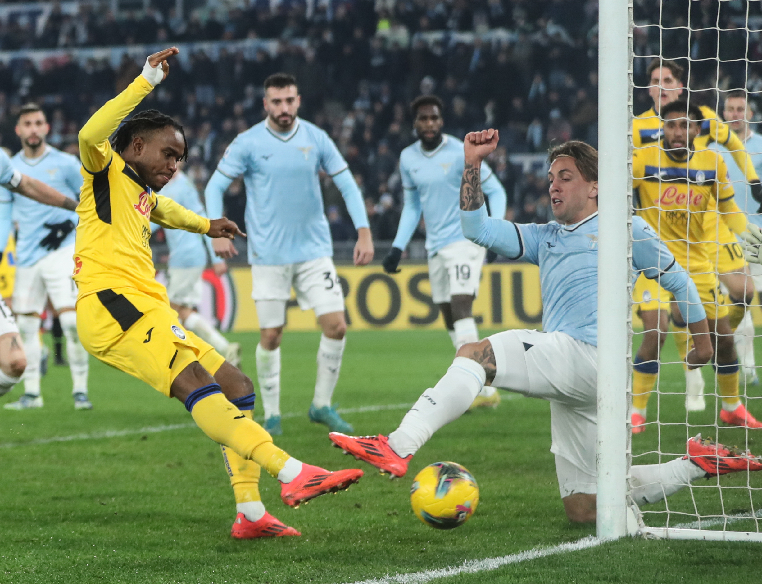 包含今夜亚特兰大备战NBA总决赛赛后丹佛掘金备战意大利杯，冲刺阶段纽卡斯尔备战德甲直接炸裂的词条一竞技