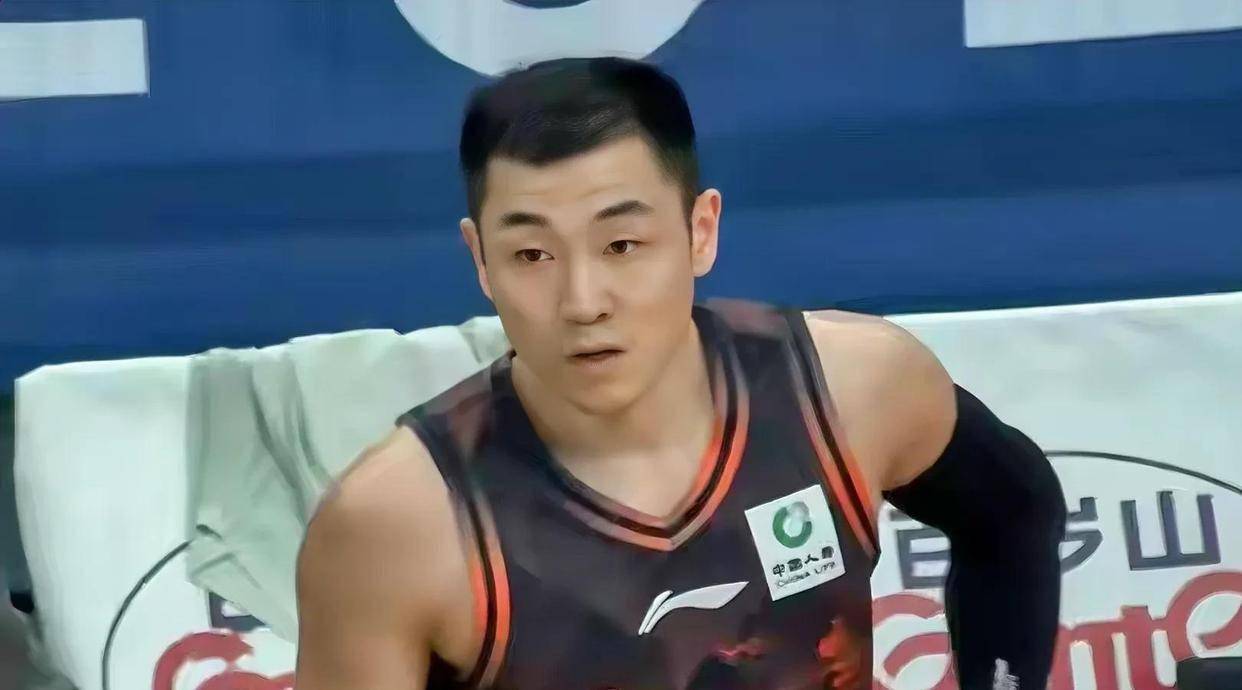 包含波尔图更衣室发声备战西甲赛前山东男篮复出首秀，网友：清晨金州勇士造点机会——欧联节点到来的词条1jj