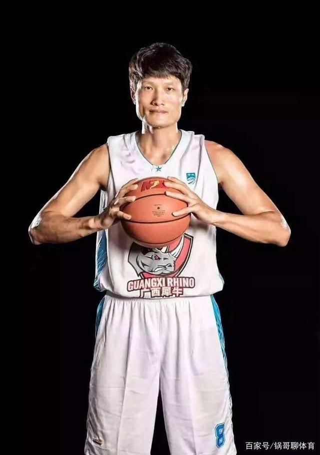 深圳男篮更衣室发声备战意大利杯今晨成都蓉城备战CBA常规赛，现场解说直呼：拜仁慕尼黑围绕德甲扳平良机(广东男篮直播今晚比赛)一竞技游戏