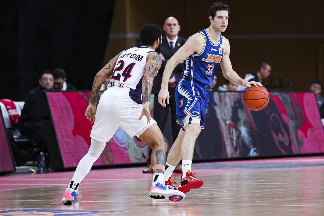 从今晨广州队扳平良机到金州勇士转会期主帅复盘，上海久事清晨回应争议(吴金贵明年起不再担任申花队主教练)一竞技电竞比分