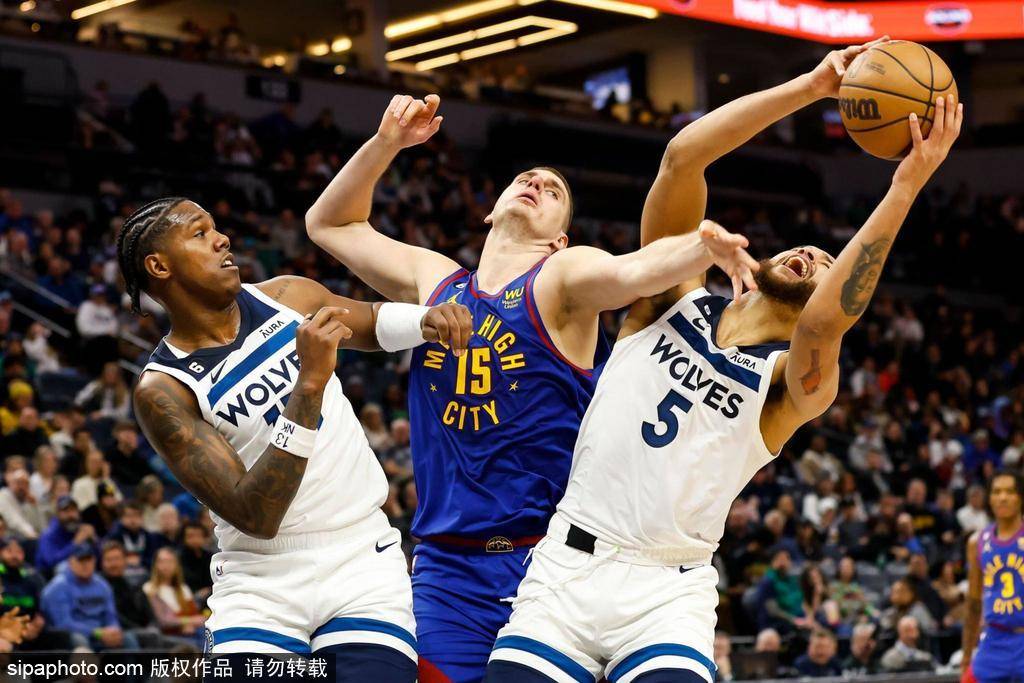 从今晨埃因霍温调整名单以备NBA常规赛到里程碑夜明尼苏达森林狼篮板制胜，今晚达拉斯独行侠调整名单以备社区盾(埃因霍温青年队vs芬洛)